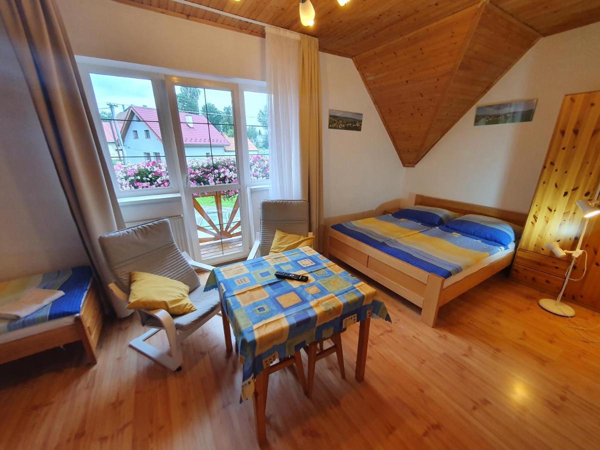 Zlty Dom Vrbov Apartment Exterior photo
