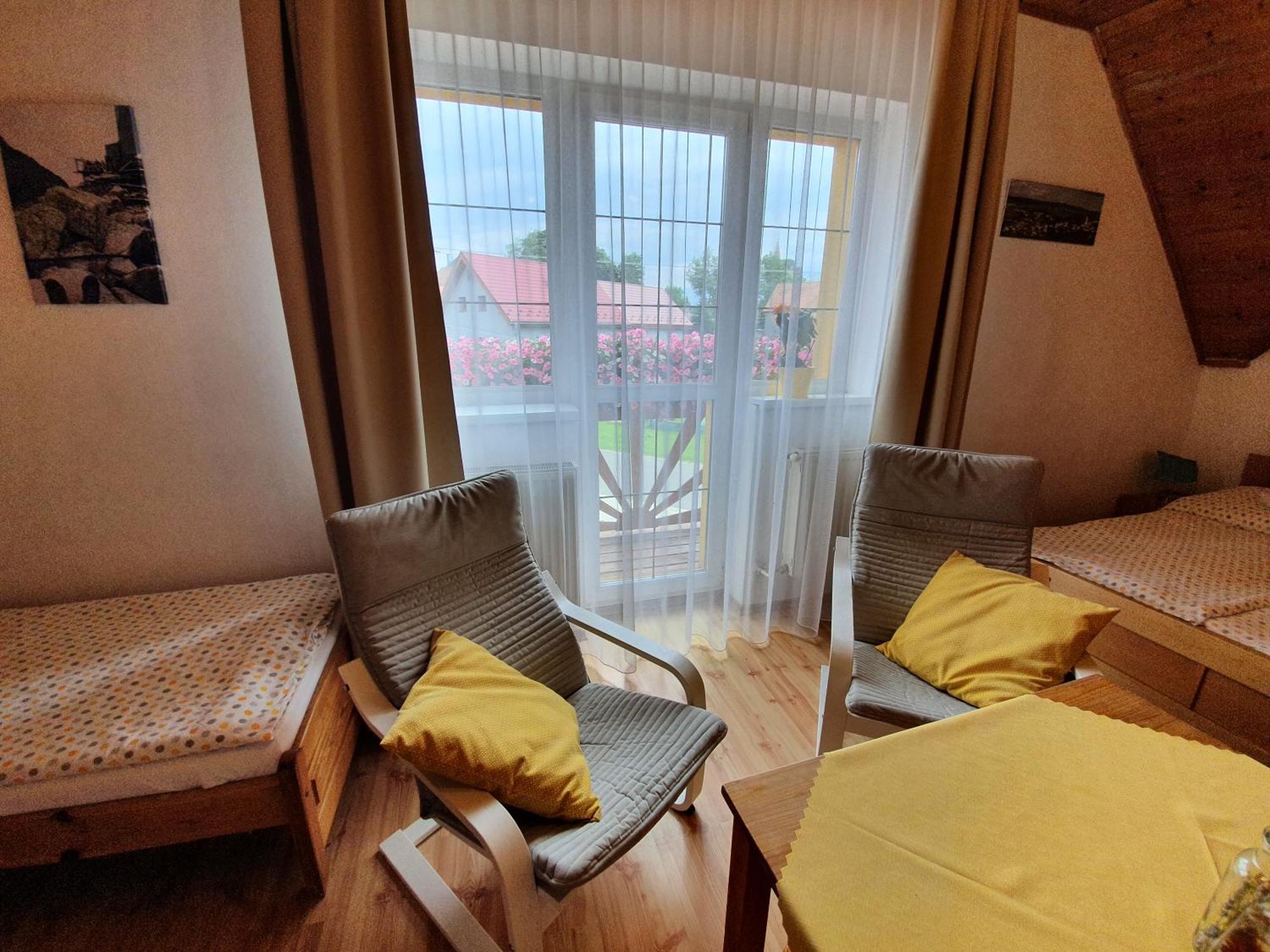 Zlty Dom Vrbov Apartment Exterior photo