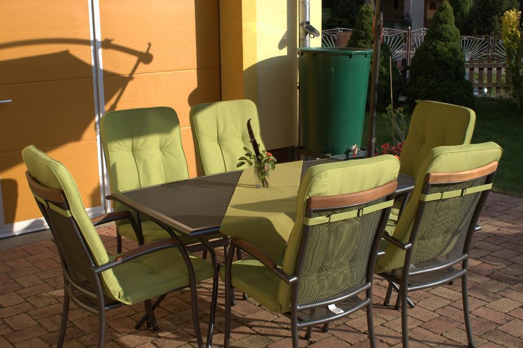 Zlty Dom Vrbov Apartment Exterior photo