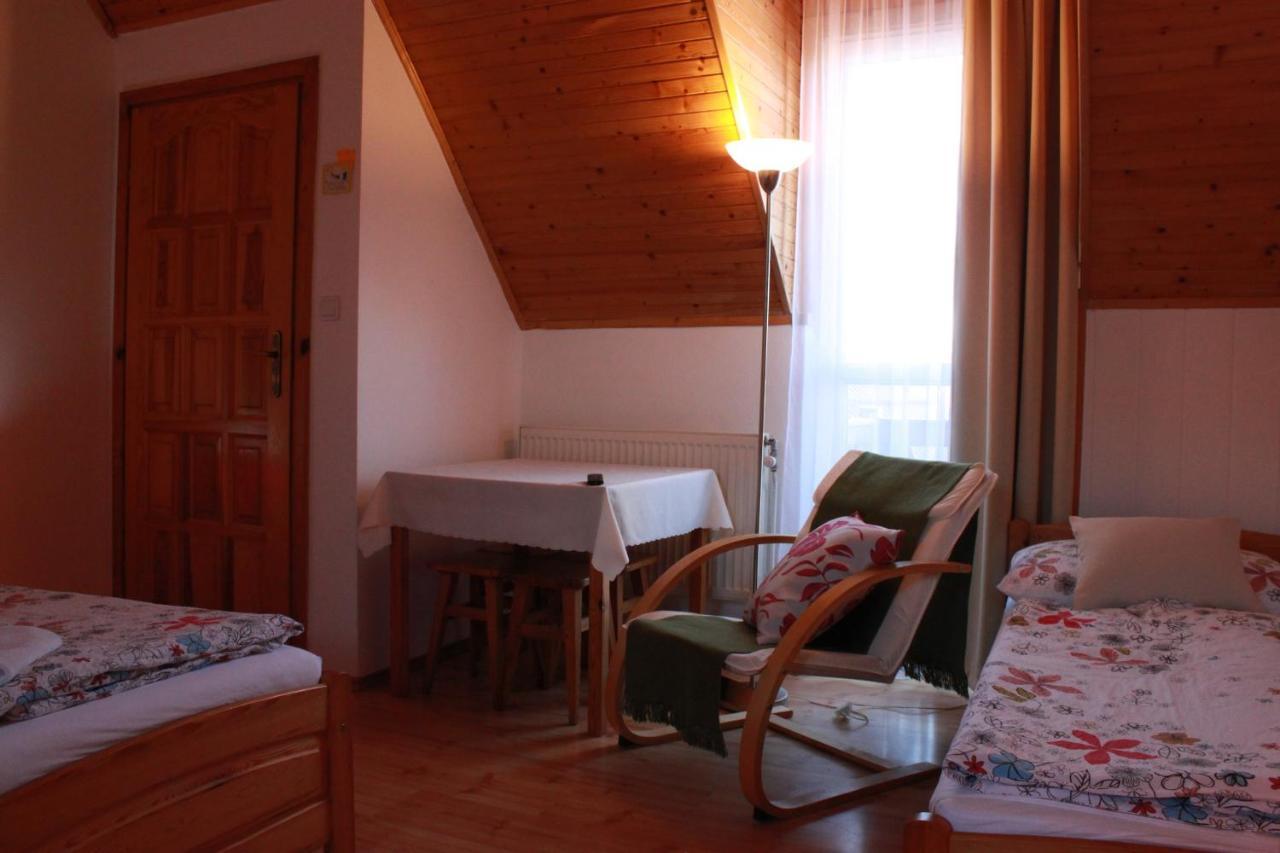 Zlty Dom Vrbov Apartment Exterior photo